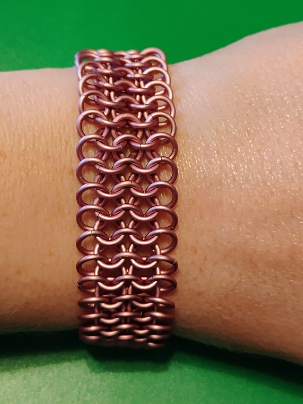 Light pink chain mail bracelet - Picture 5 of 8